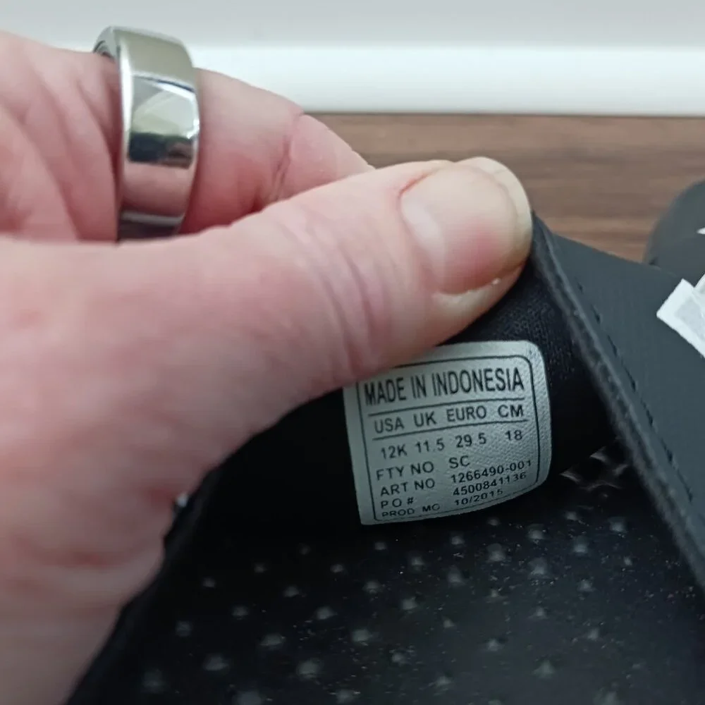 Under Armour Black Slides‎ Boys Size 12 Sandals